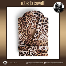 Carica l&#39;immagine nel visualizzatore di Gallery, ROBERTO CAVALLI | BRAVO - ANIMALIER Accappatoio spugna con collo sciallato
