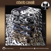 Carica l&#39;immagine nel visualizzatore di Gallery, ROBERTO CAVALLI | LINX Set asciugamani in spugna per bagno
